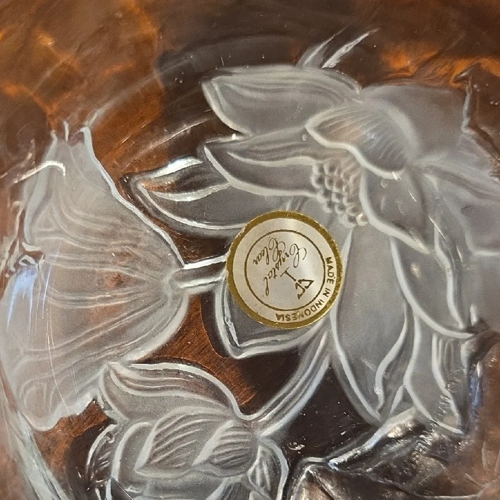 (J30)  Clear Glass Floral Lid Container